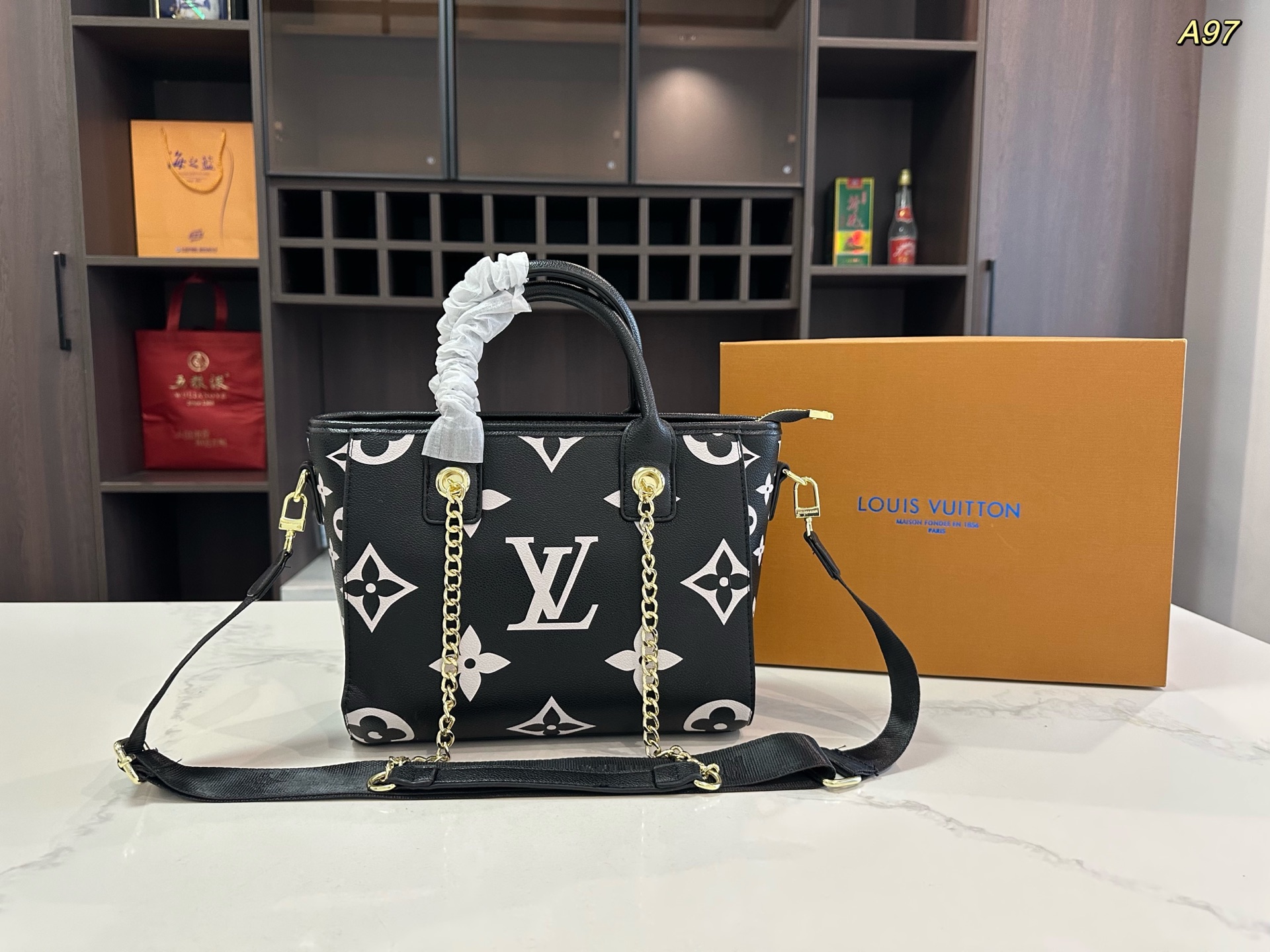 Louis new arrival tote bag size: 26*22cm cm