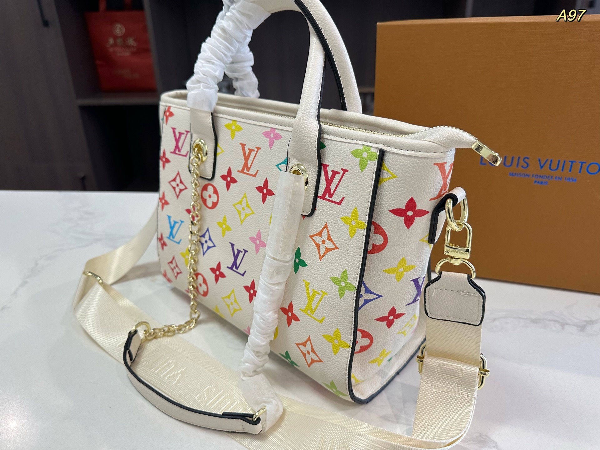 Louis new arrival tote bag size: 26*22cm cm