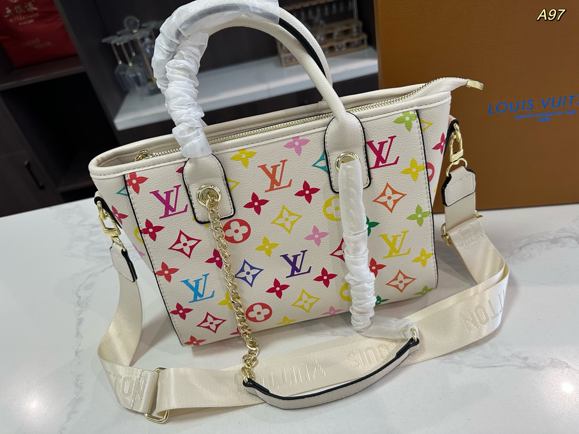 Louis new arrival tote bag size: 26*22cm cm