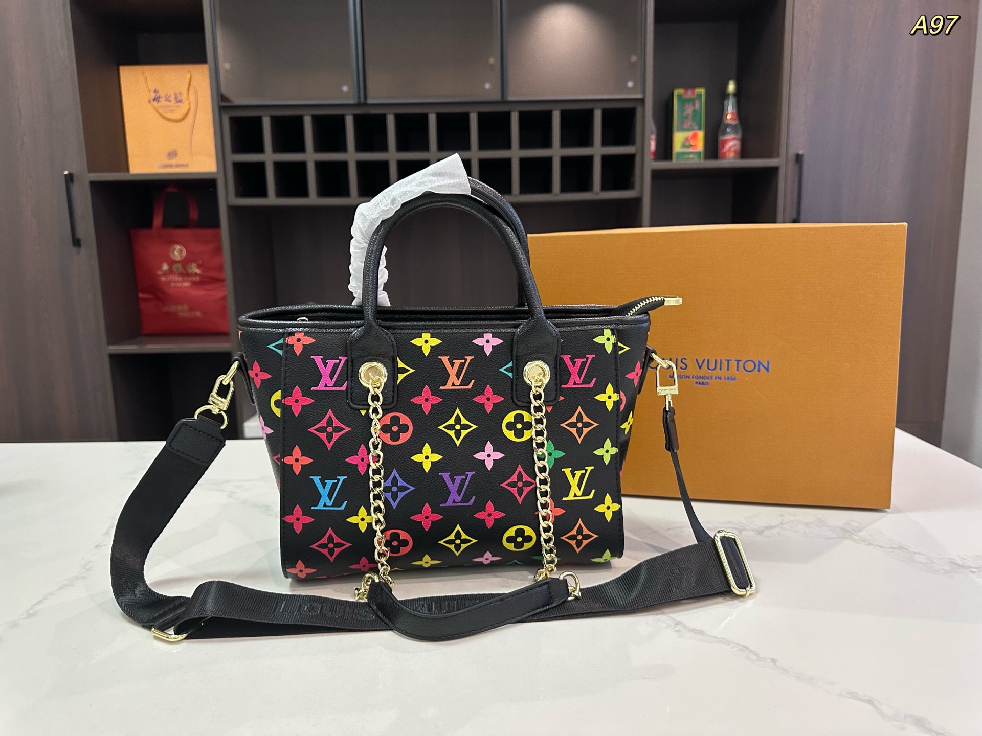 Louis new arrival tote bag size: 26*22cm cm