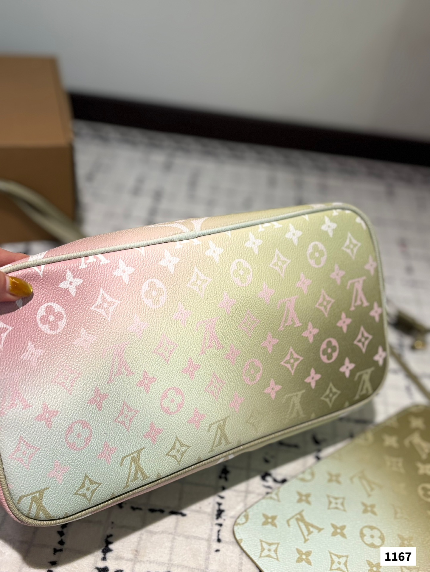 Louis new arrival neverfull tote bag size:33 * 29 cm