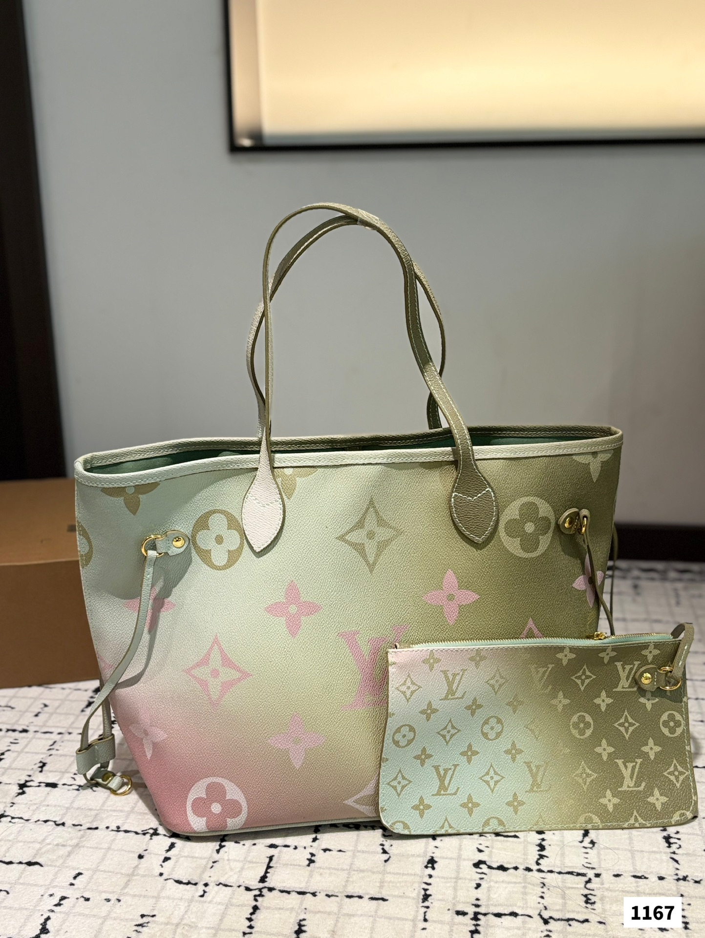 Louis new arrival neverfull tote bag size:33 * 29 cm