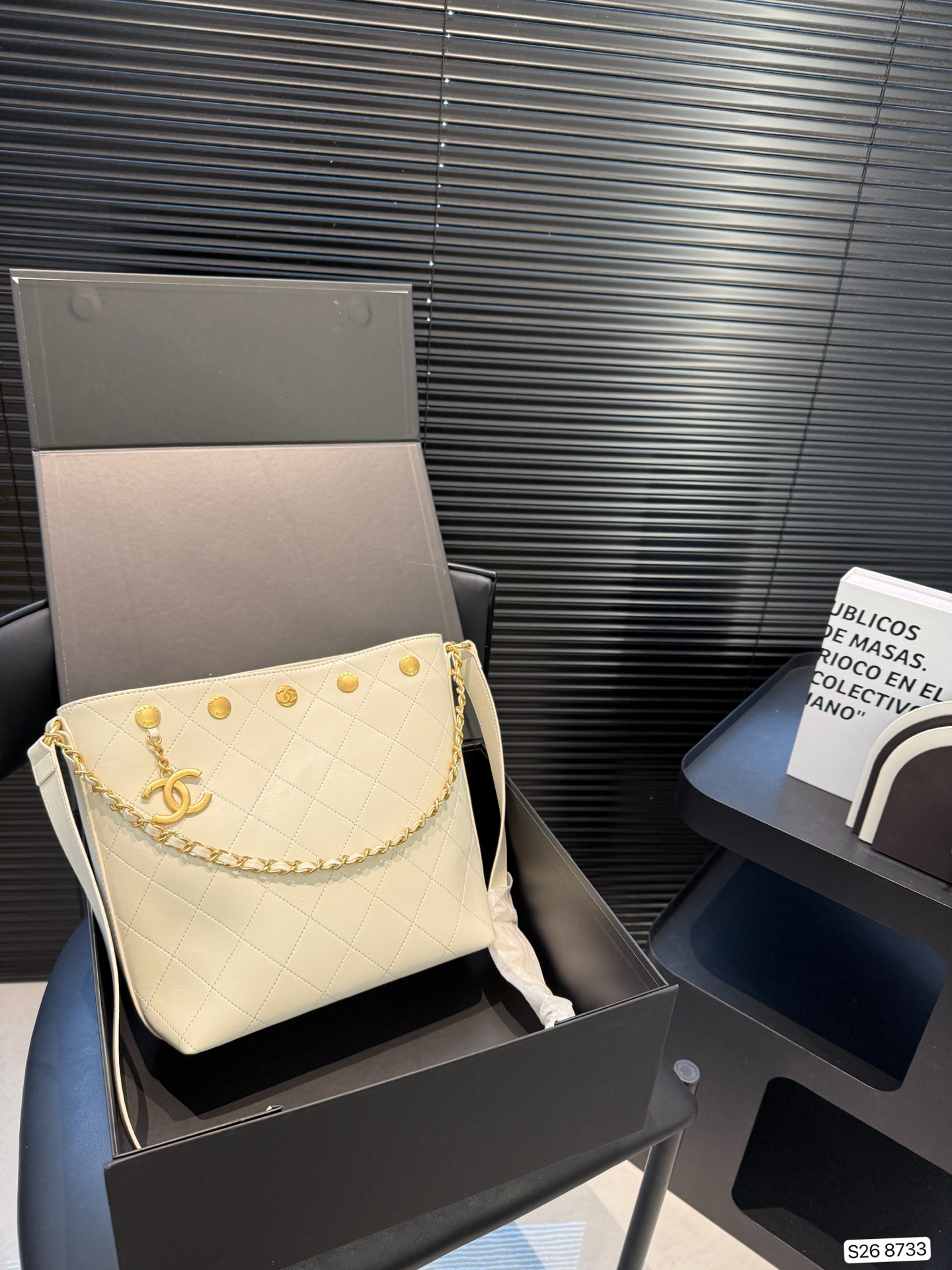 Cc new arrival Chanel 25P hobo bag size: 23*24 cm