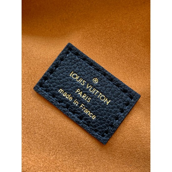 Model: M44836 belt bag M44812 Size: 37*14*20cm