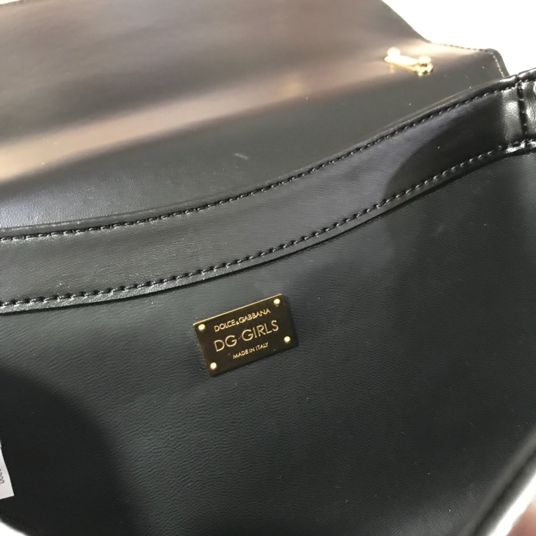 D AND G Girls Phone Bag In Smooth Calfskin