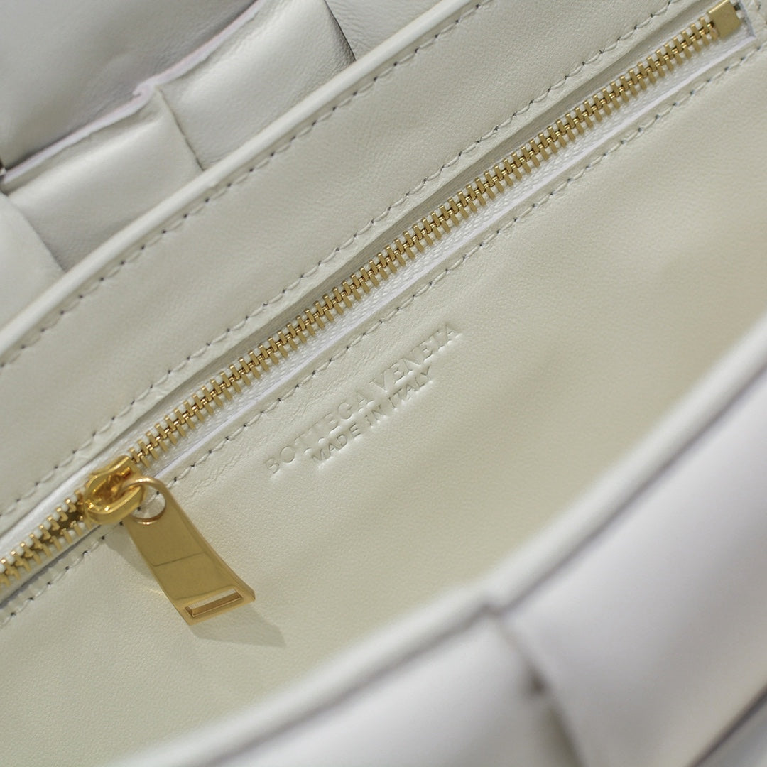 BV Chain Cassette Bag