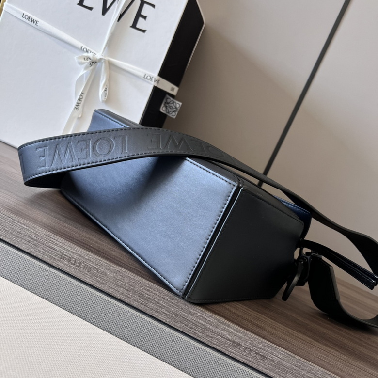 LOE puzzle bag size: 24X16.5X10.5cm