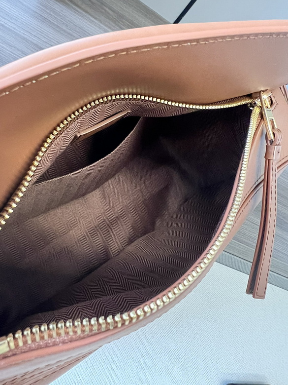 LOE puzzle bag size: 24X16.5X10.5cm