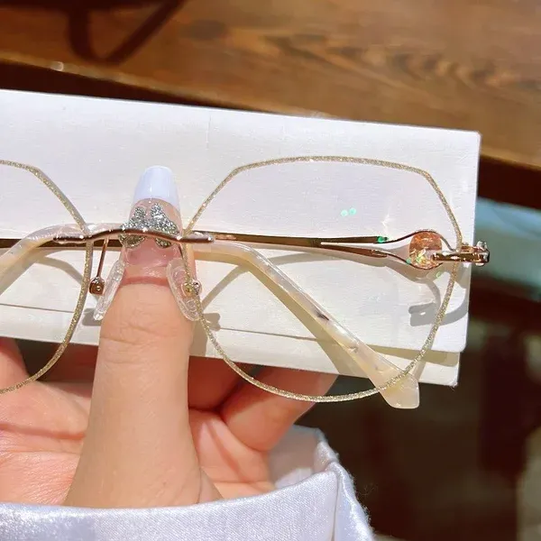 ⏰Promoção de último dia 49% OFF - ÓCULOS PARA PRESBIOPIA ANTI-BLUE LIGHT SEM ARO DIAMANTE FEMININO✨