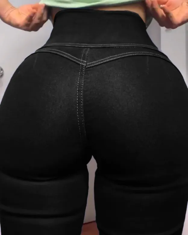 Elragadó ívű farmernadrág😍