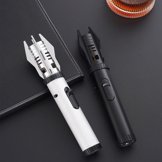 💥💥(FRETE GRATUITO) - Isqueiro de chama de sabre de luz à prova de vento 360°