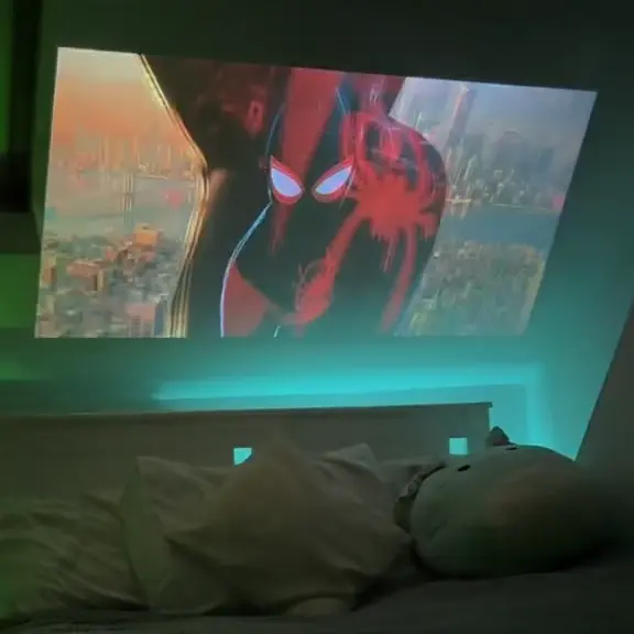 🍿Hordozható mini projektor 24" - 60" nagyképernyős digitális mozi projektor