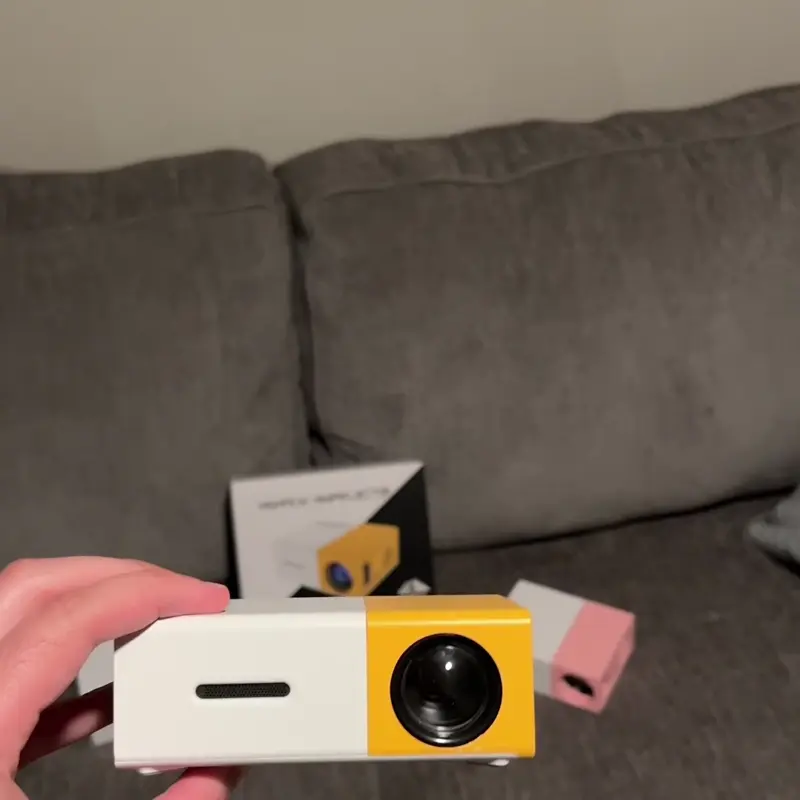 🍿Hordozható mini projektor 24" - 60" nagyképernyős digitális mozi projektor