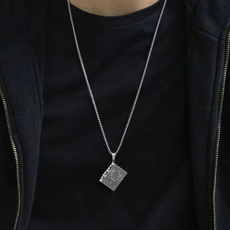 Piccola collana con croce