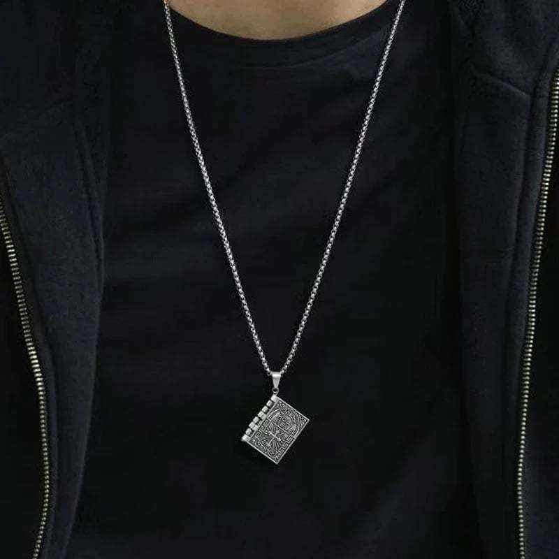 Piccola collana con croce