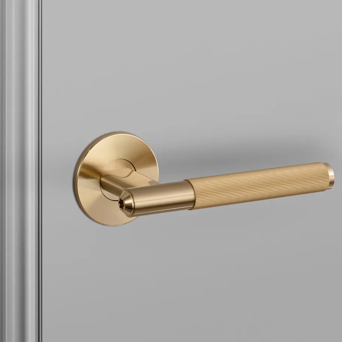 FIXED DOOR HANDLE / SINGLE-SIDED / LINEAR / BRASS