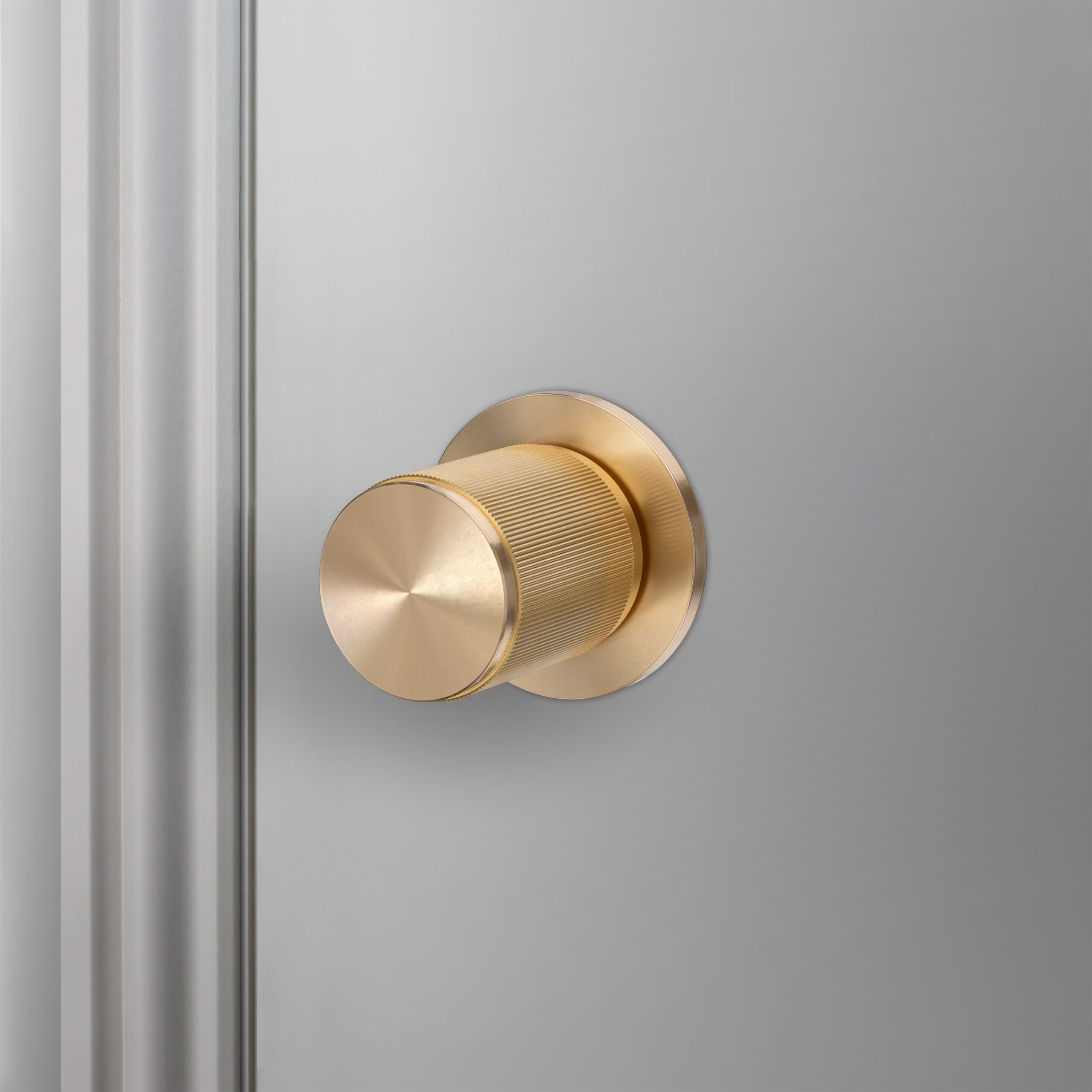 FIXED DOOR KNOB / DOUBLE-SIDED / LINEAR / BRASS