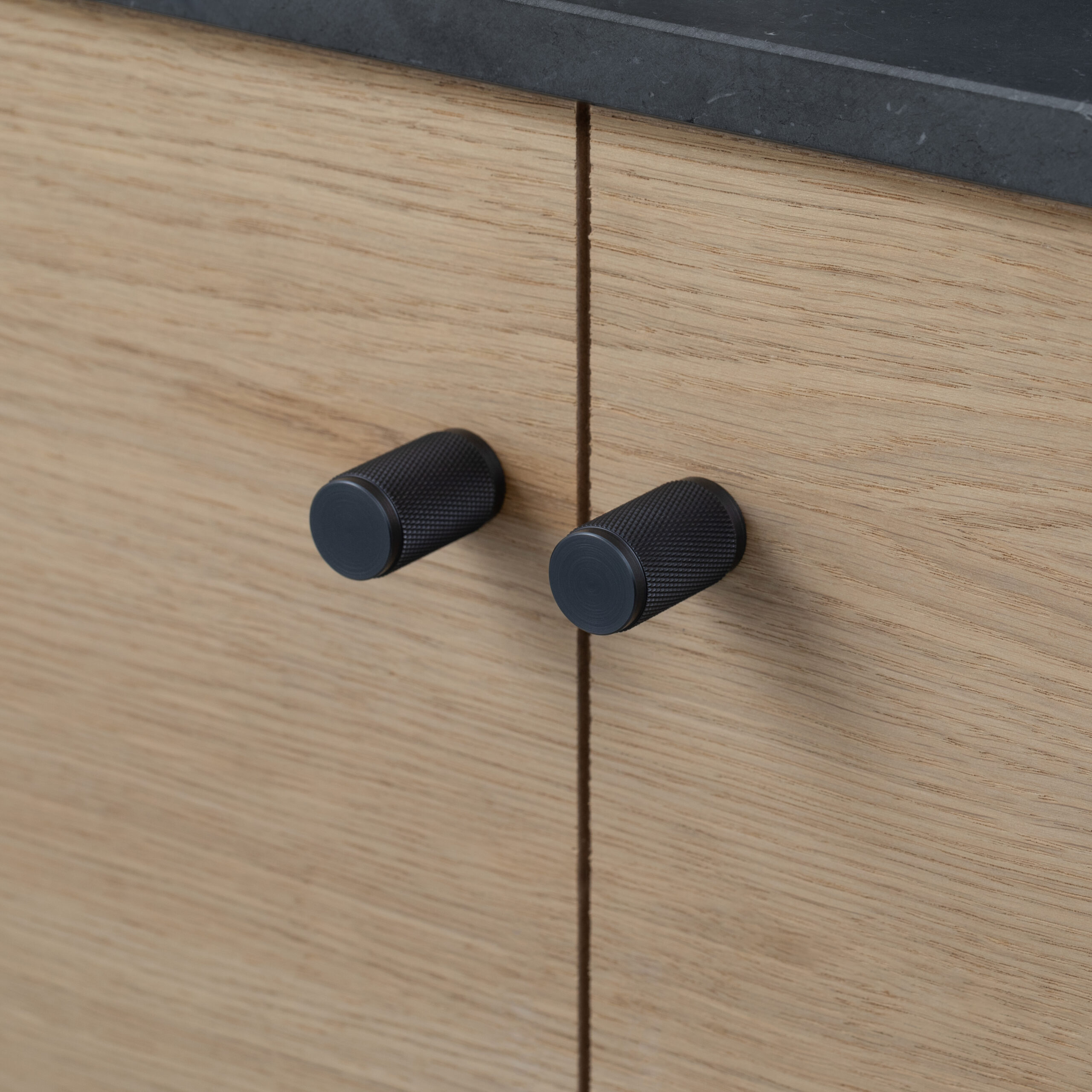 FURNITURE KNOB SET / CROSS / BLACK