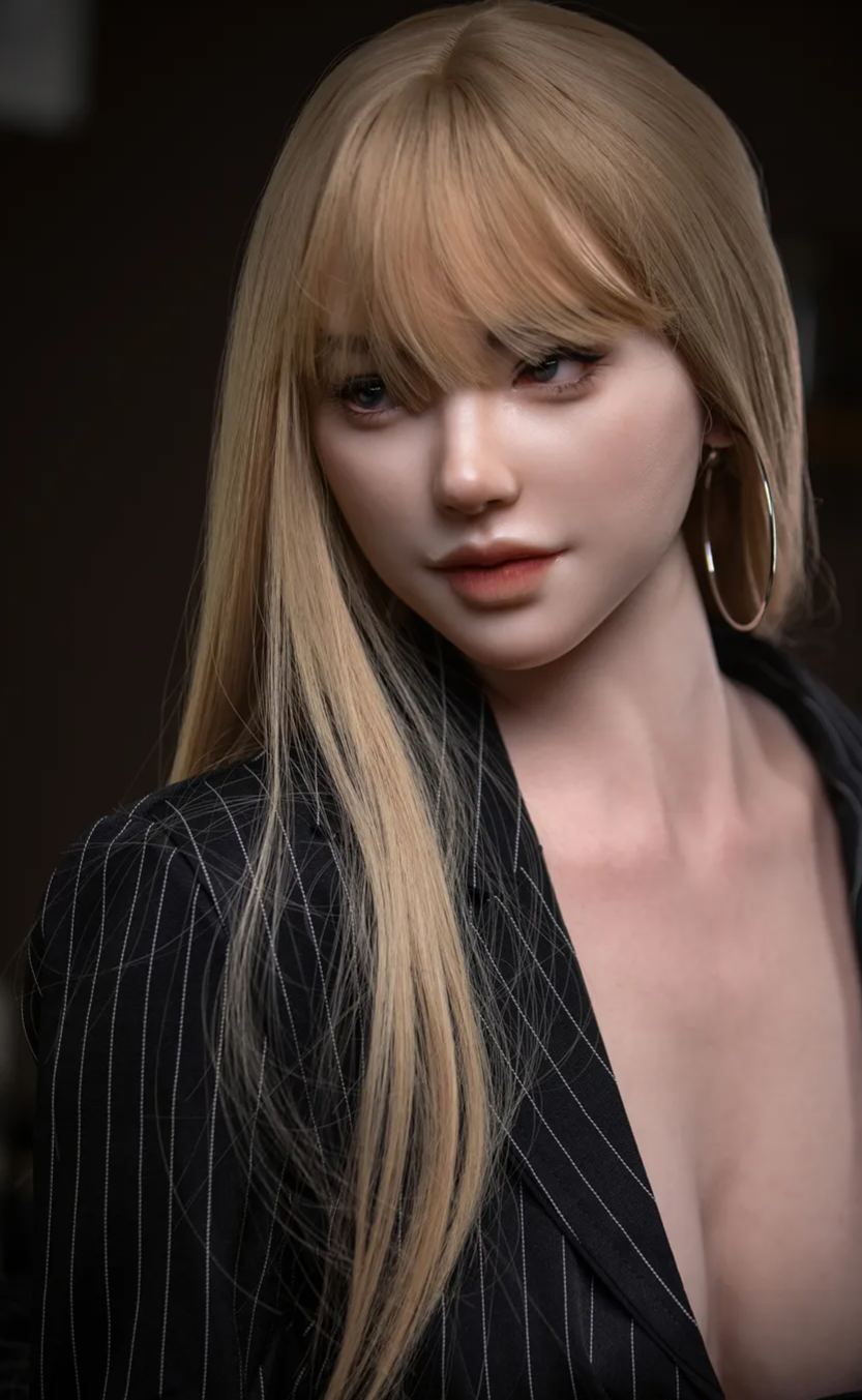 Real Lady丨5Ft 7/170cm Big Booty Realistic Silicone Sex Doll S39 - Layla-DreamLoveDoll