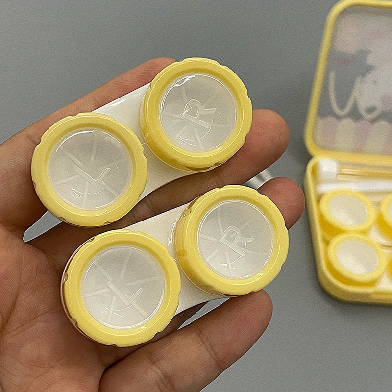 Cute Cartoon Kitty Contact Lens Case Set (2-Pack, M’s Style)