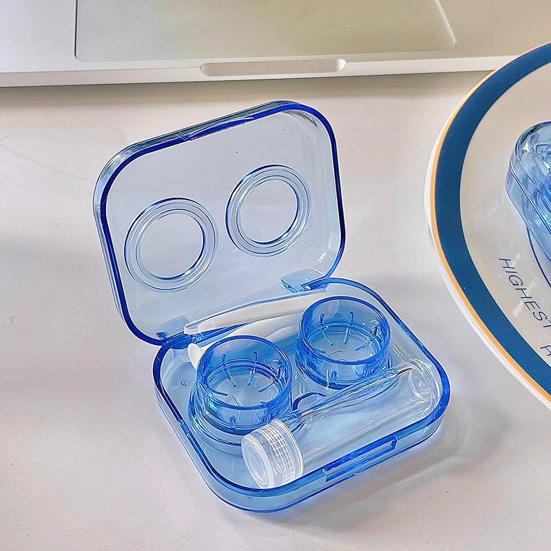 Integrated No-Twist Cap Contact Lens Companion Case