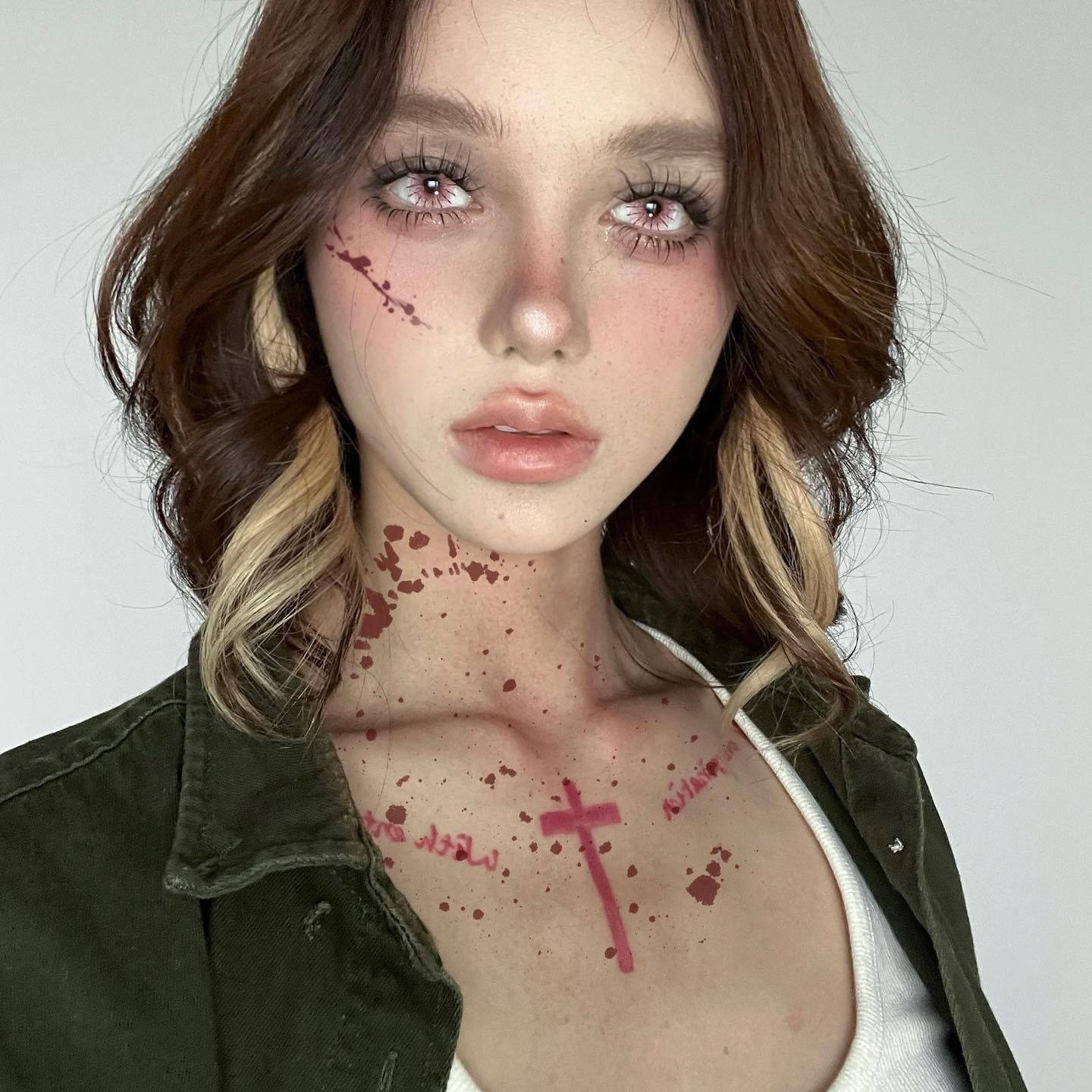 Eyeza Silken Red | 1 Day