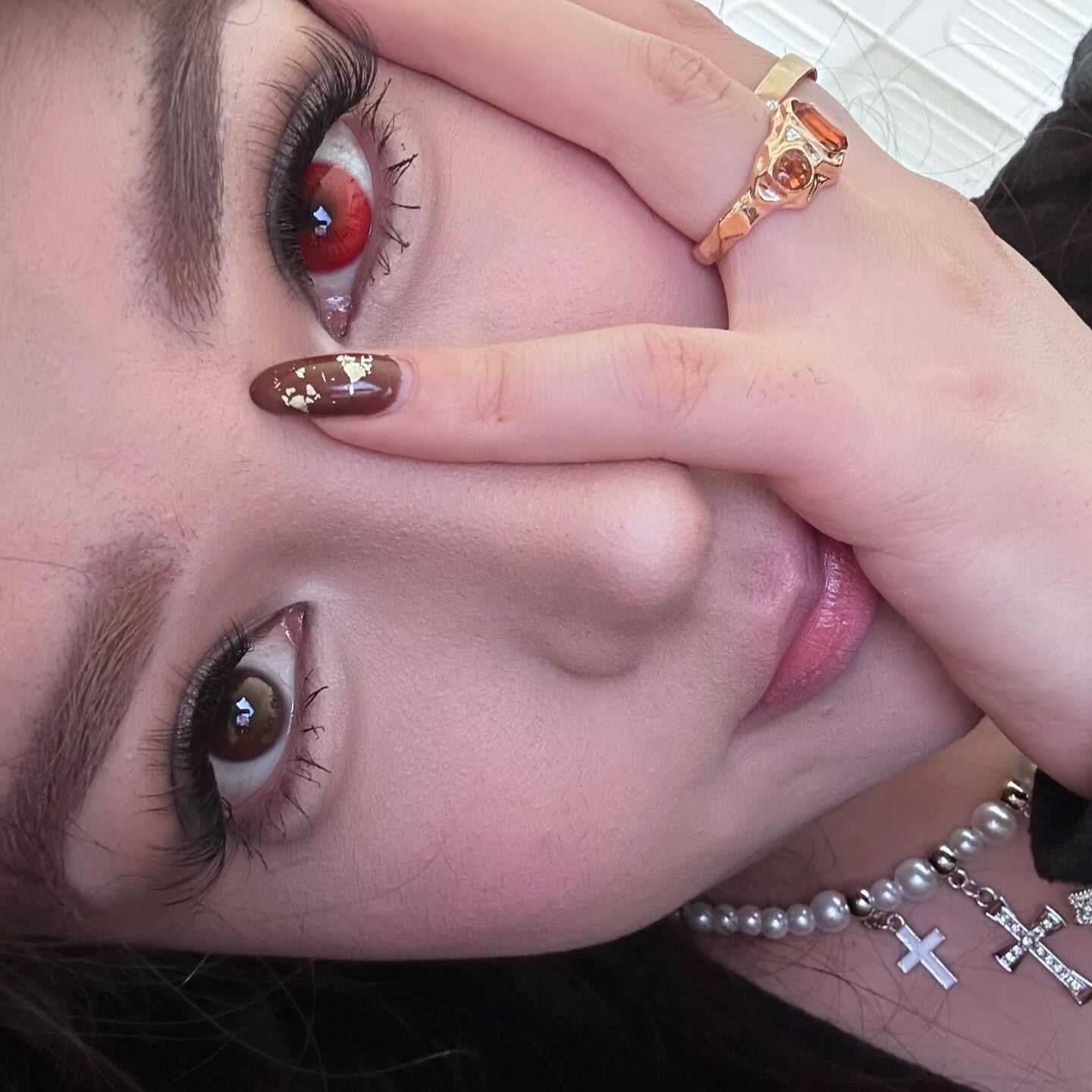 Eyeza Mysteria Red | 6 Months