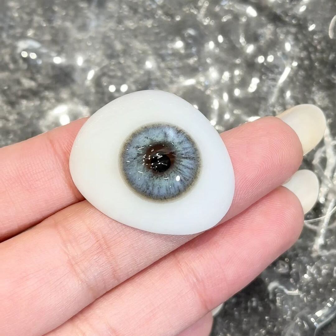 Eyeza Peacock Feather | 1 Day