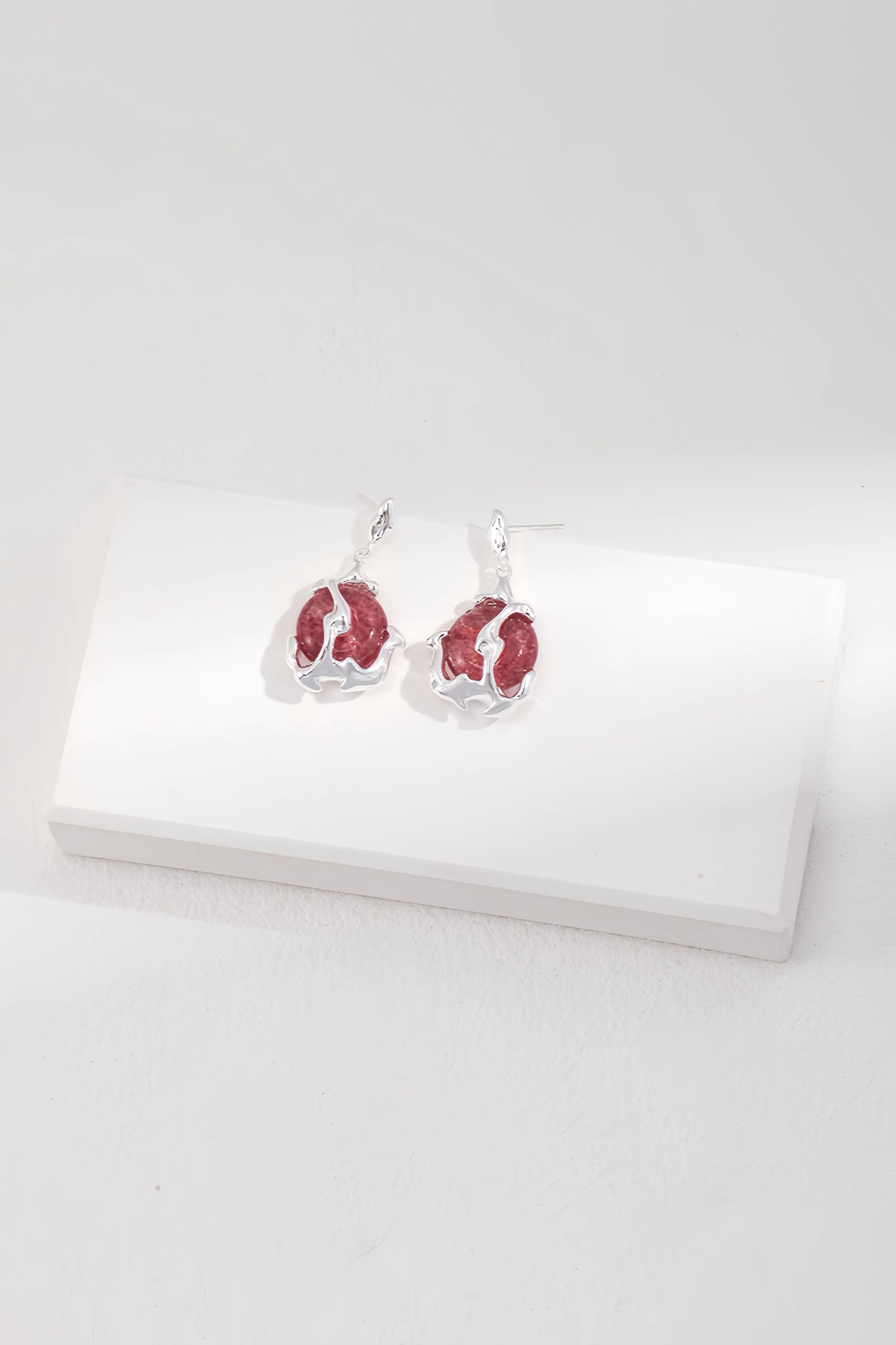  18K S925 sterling silver fashion temperament strawberry crystal series