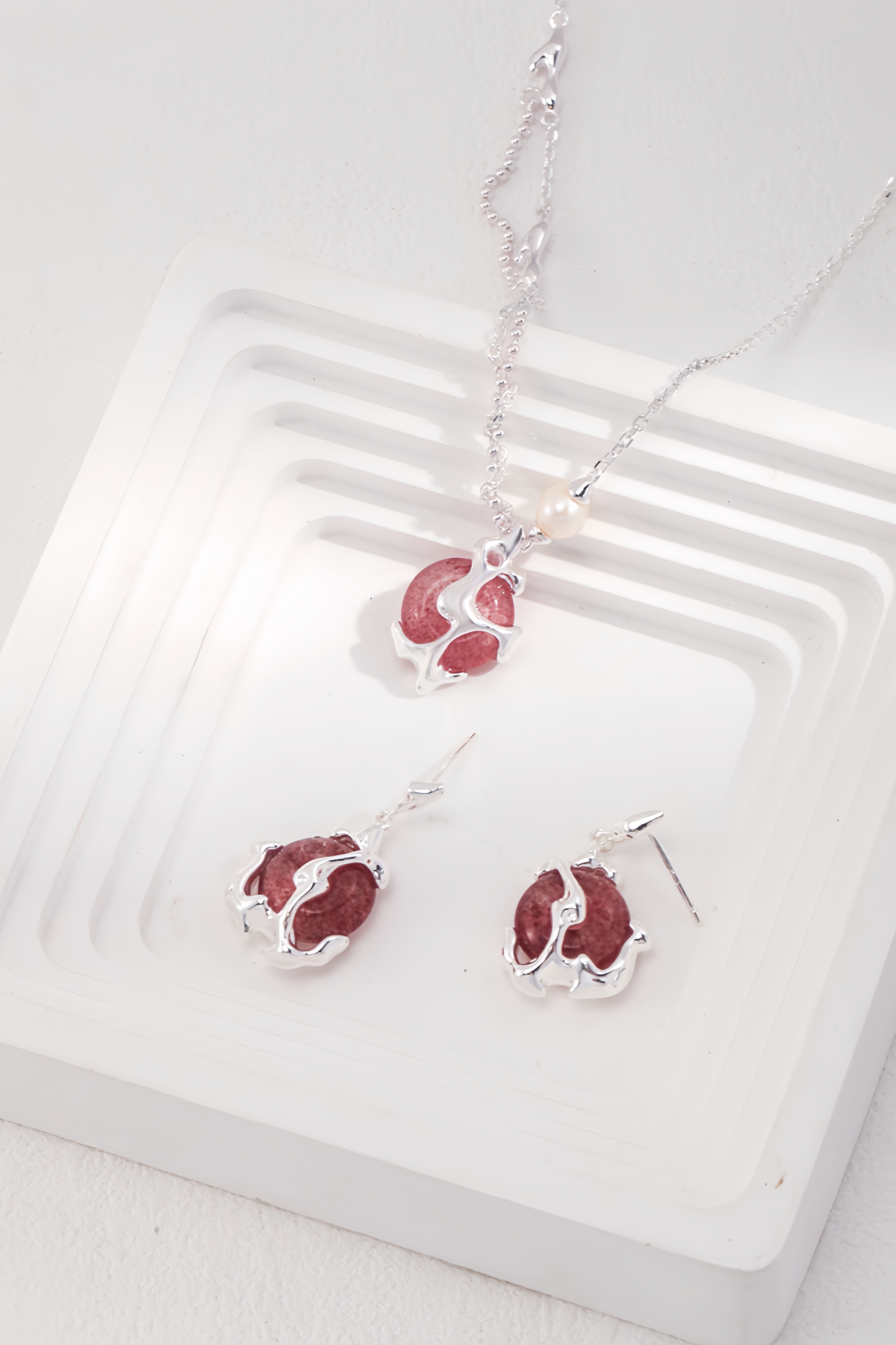  18K S925 sterling silver fashion temperament strawberry crystal series