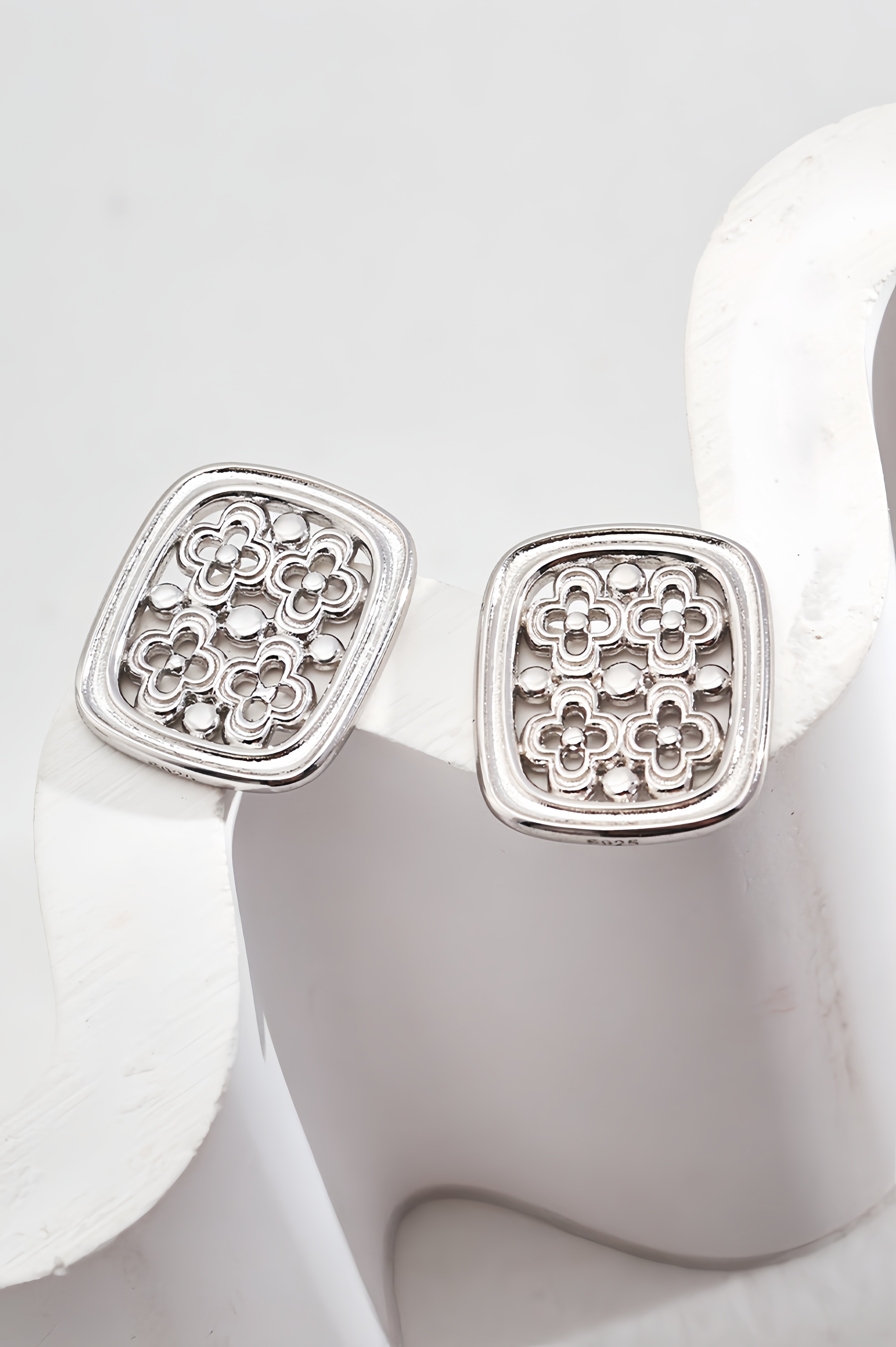 18K S925 Sterling Silver Fashion Simple Peplum Earrings