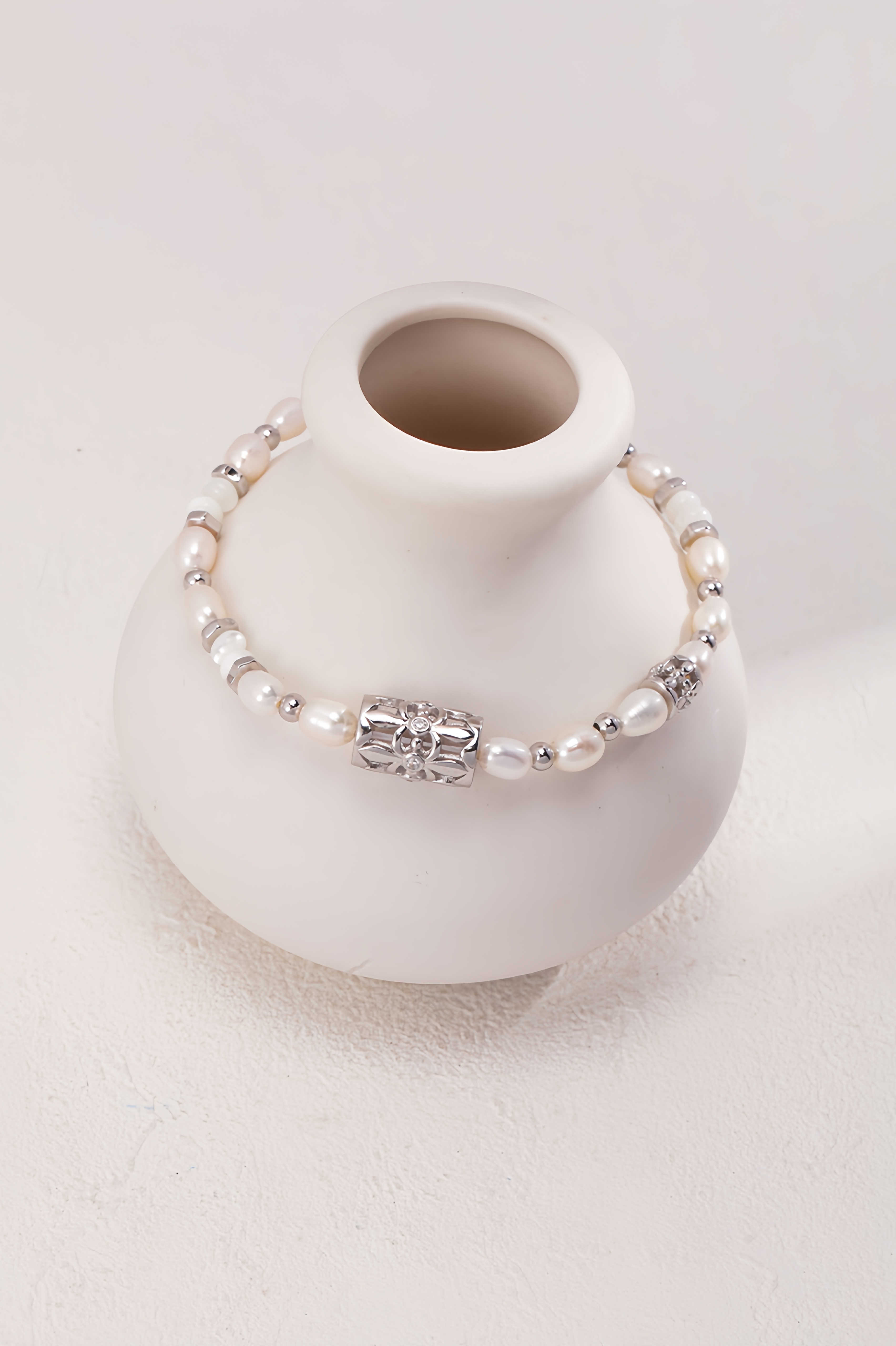 18K S95 Sterling Silver Fashion Elegant Unique Premium Pearl Bracelet