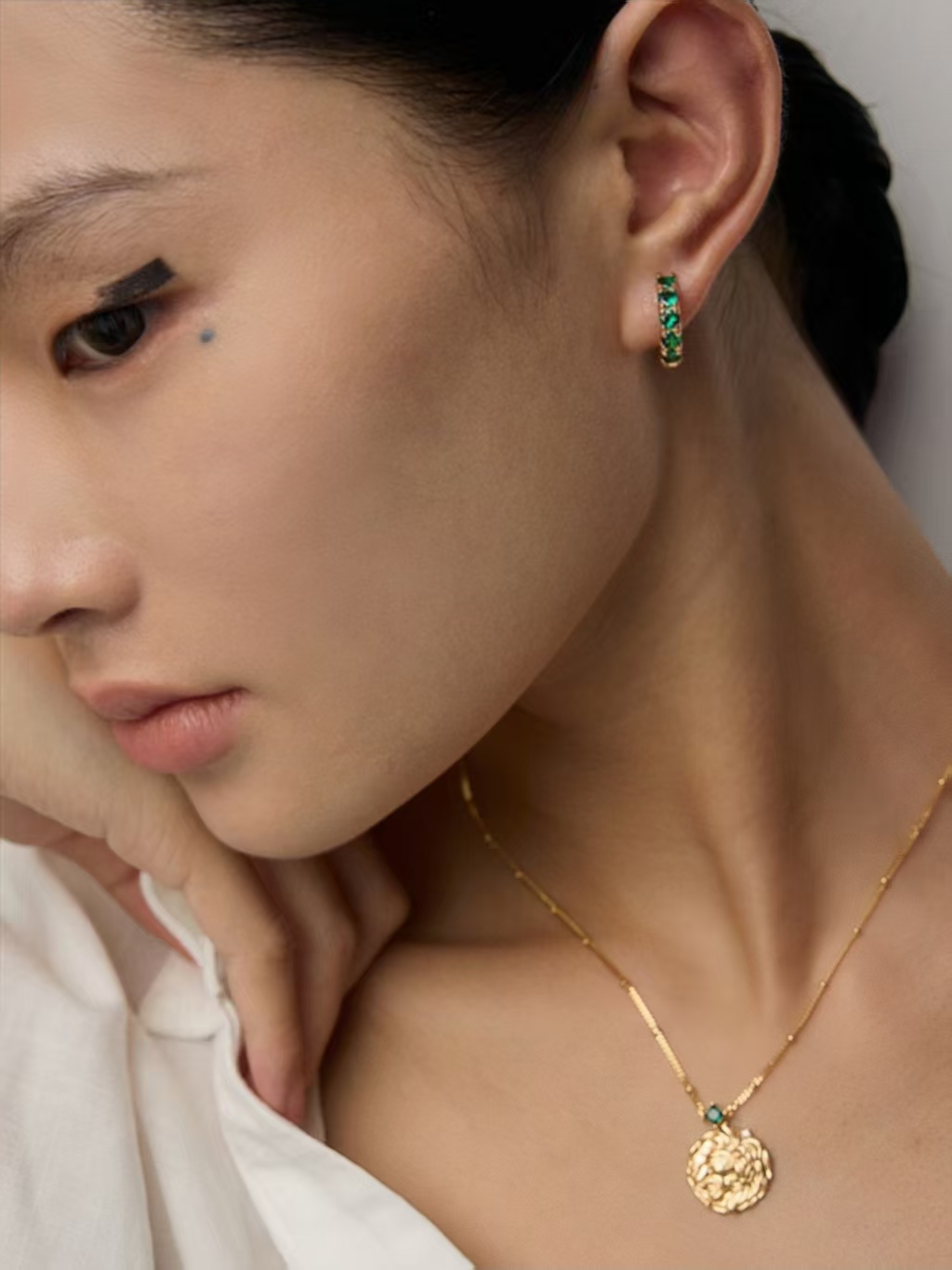 18K 925 Silver Simple and Stylish Zircon Earrings