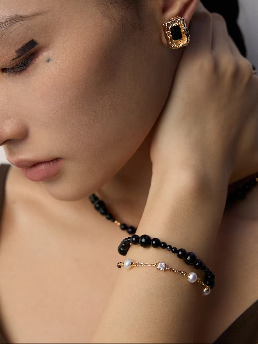 18K S925 Sterling Silver Fashion Premium Sense Onyx Earrings Necklace Bracelet