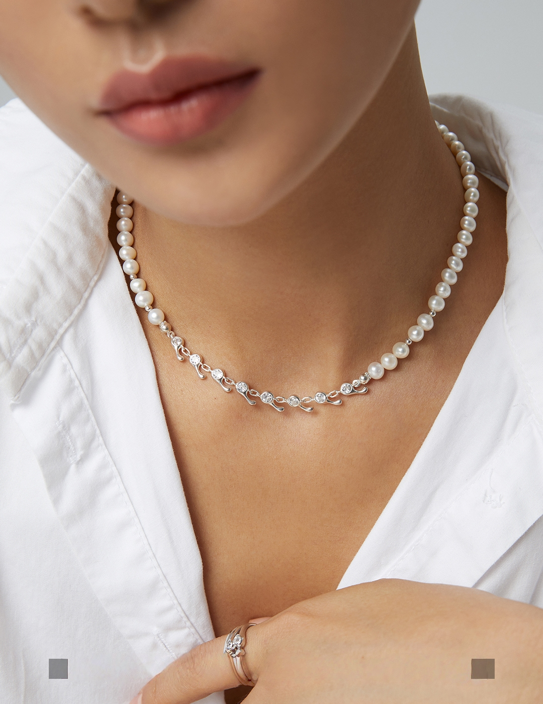 18K Gold & S925 Sterling Silver Fashionable and Elegant Pearl Necklace