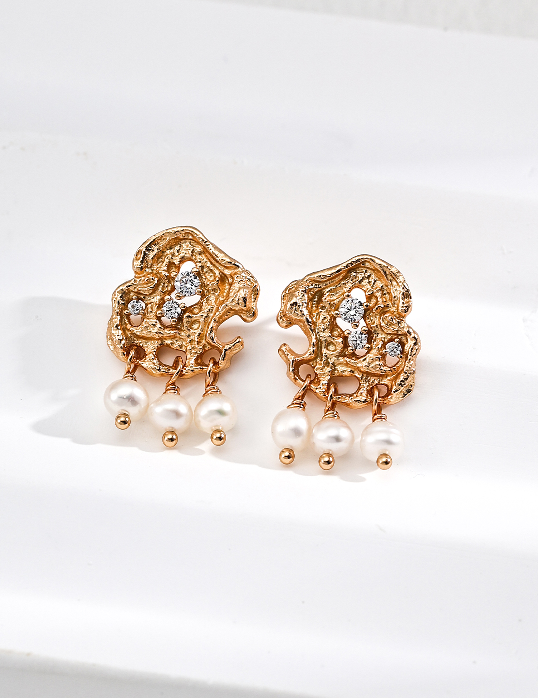 18K S925 silver vintage and stylish natural pearl earrings.