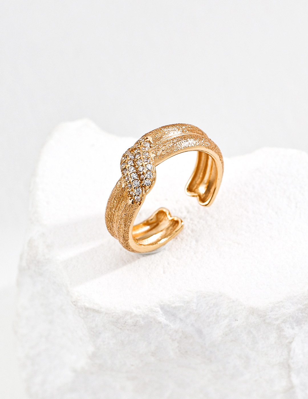 18K S925 Silver Vintage Fashion Premium Frosted Cubic Zirconia Ring