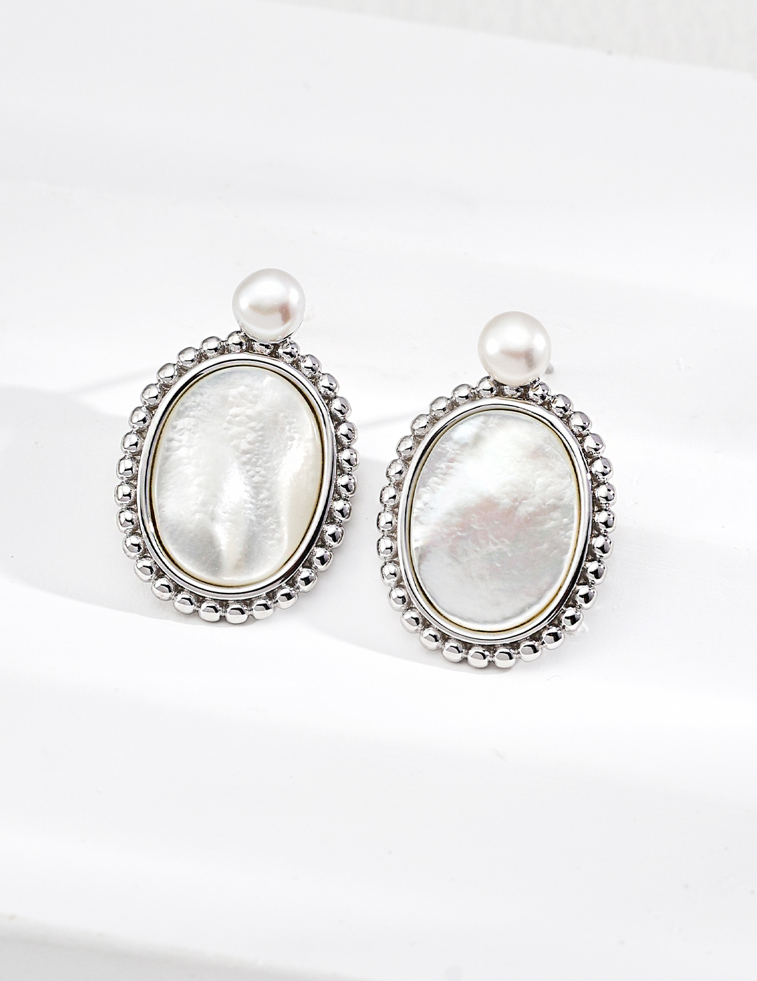 18K S925 silver, vintage, elegant, and stylish natural mother-of-pearl earrings.