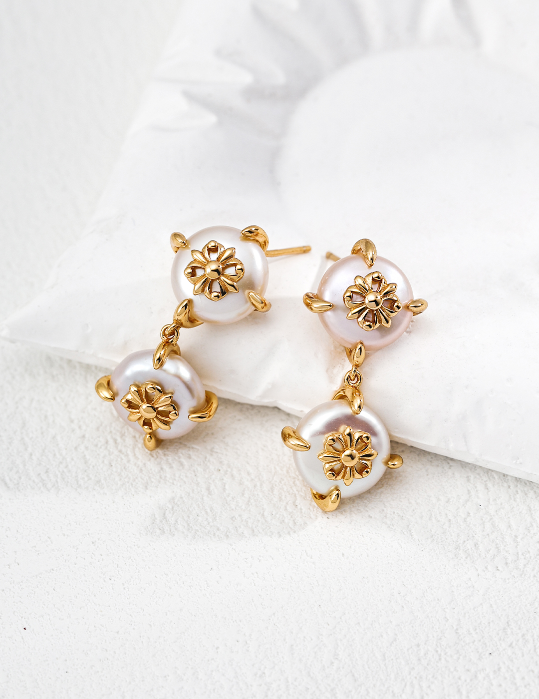 18K natural pearl delicate and noble fashion earrings