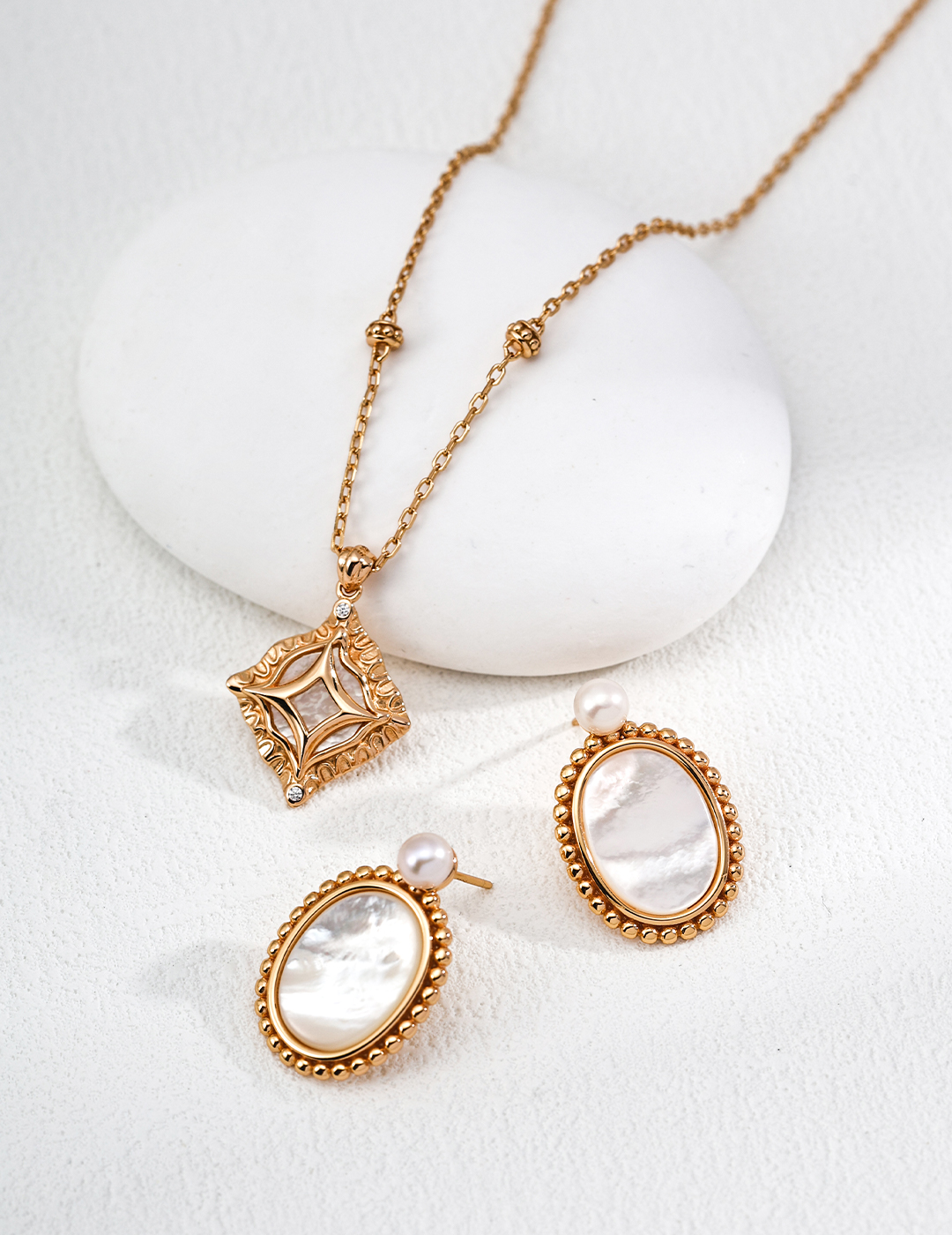 18K S925 silver, vintage, elegant, and stylish natural mother-of-pearl earrings.