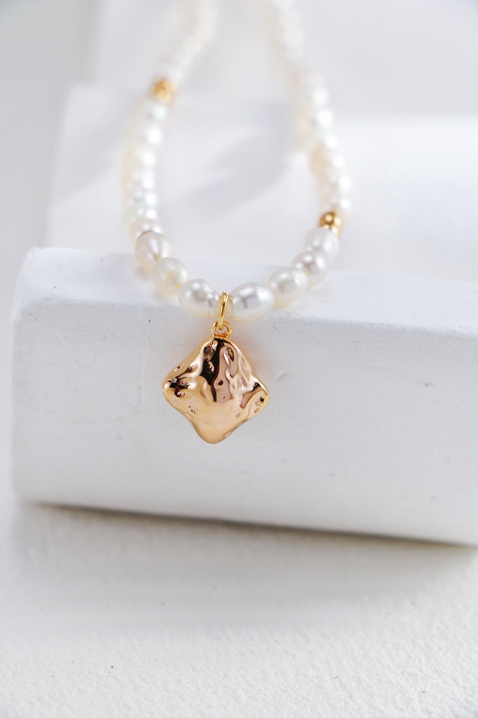 S925 Sterling Silver Vintage Fashion Exquisite Gold Pearl Mother-of-Pearl Necklace