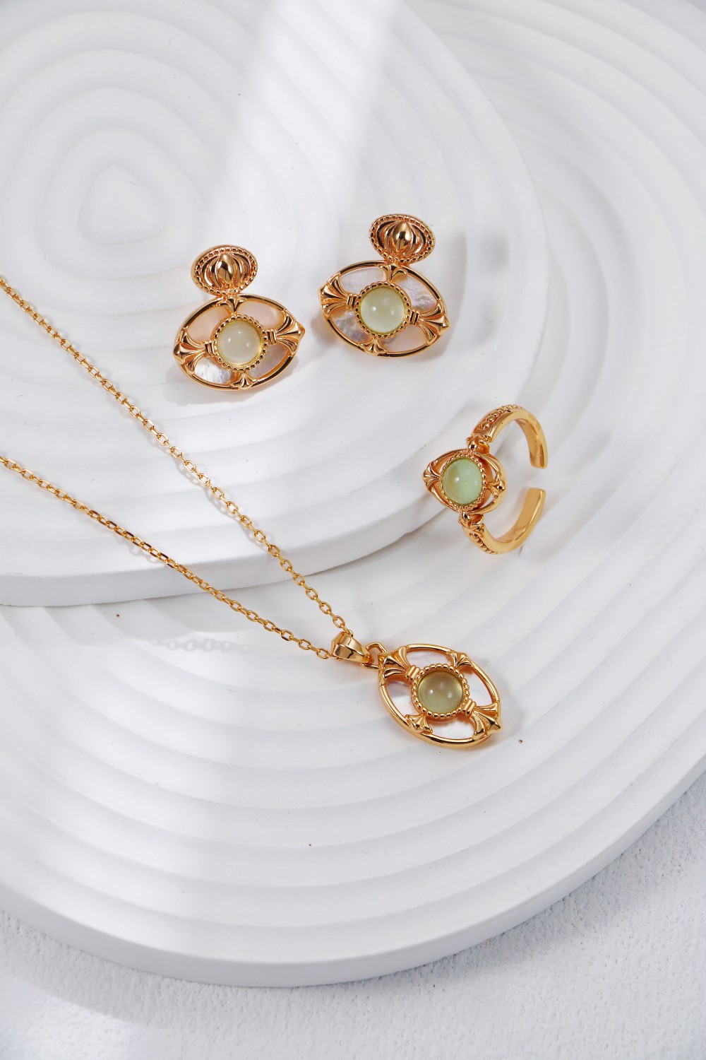 18K Gold & S925 Silver Vintage Fashion Grape Chalcedony White Shell Earrings, Necklace & Bracelet