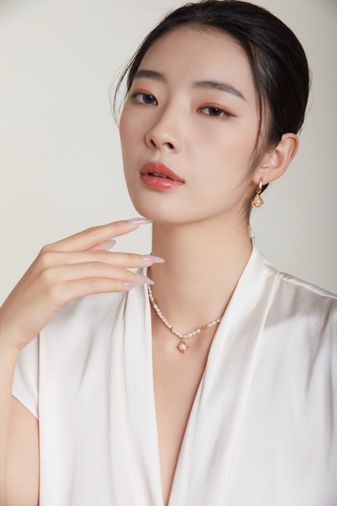 S925 Sterling Silver Vintage Fashion Exquisite Gold Pearl Mother-of-Pearl Necklace