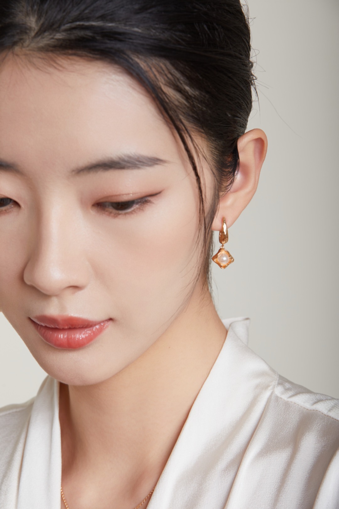 S925 Sterling Silver Vintage Fashion Exquisite Gold Pearl Mother-of-Pearl Necklace