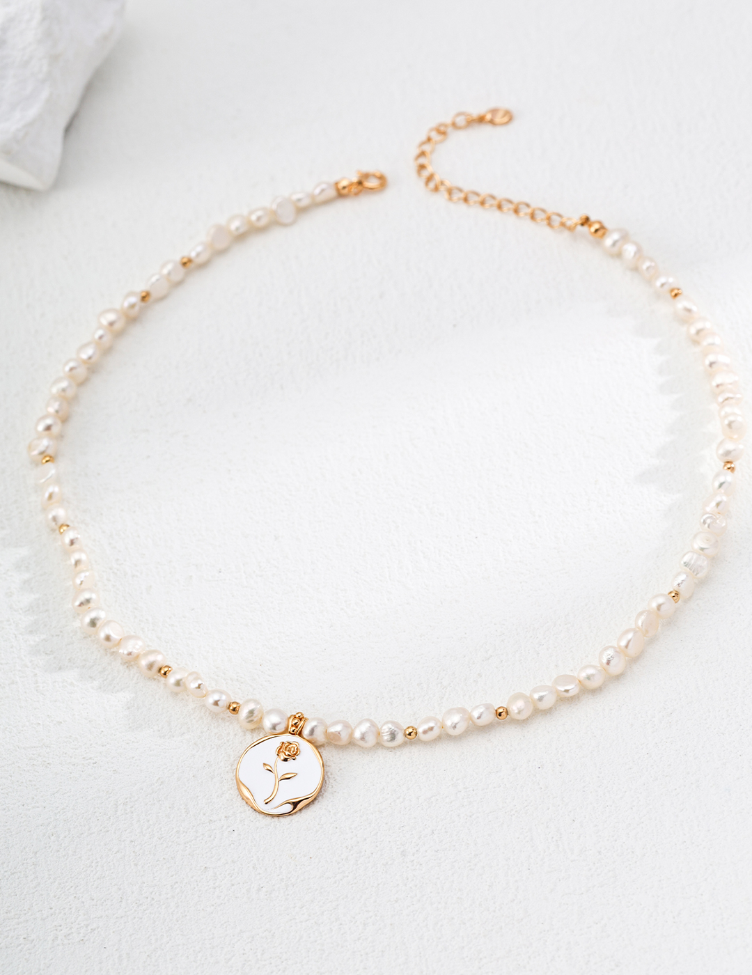 18K Gold Plated S925 Sterling Silver Fashionable and Elegant Natural Pearl Enamel Rose Pendant Necklace