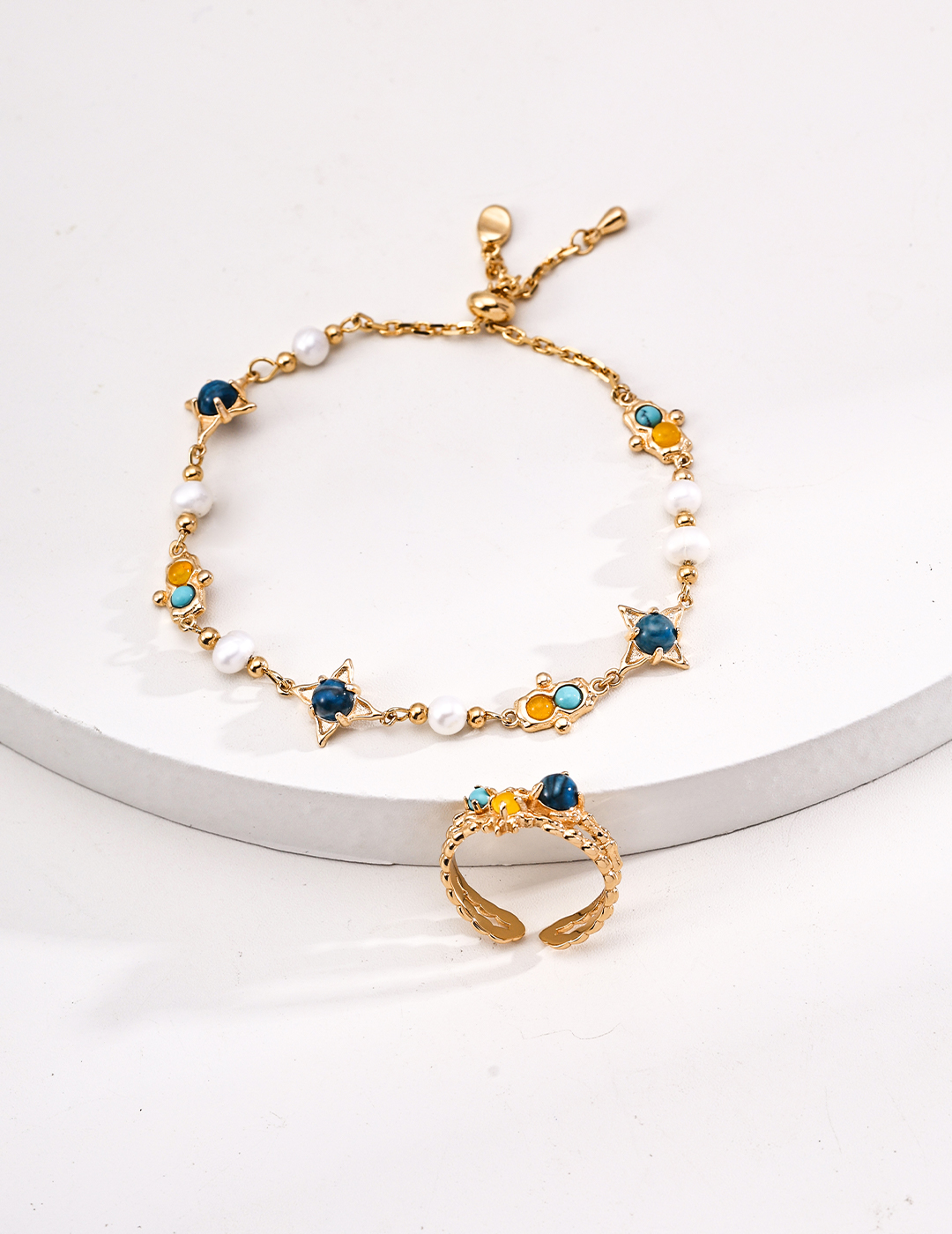 18K S925 silver vintage-inspired natural pearl, turquoise, and chalcedony bracelet.