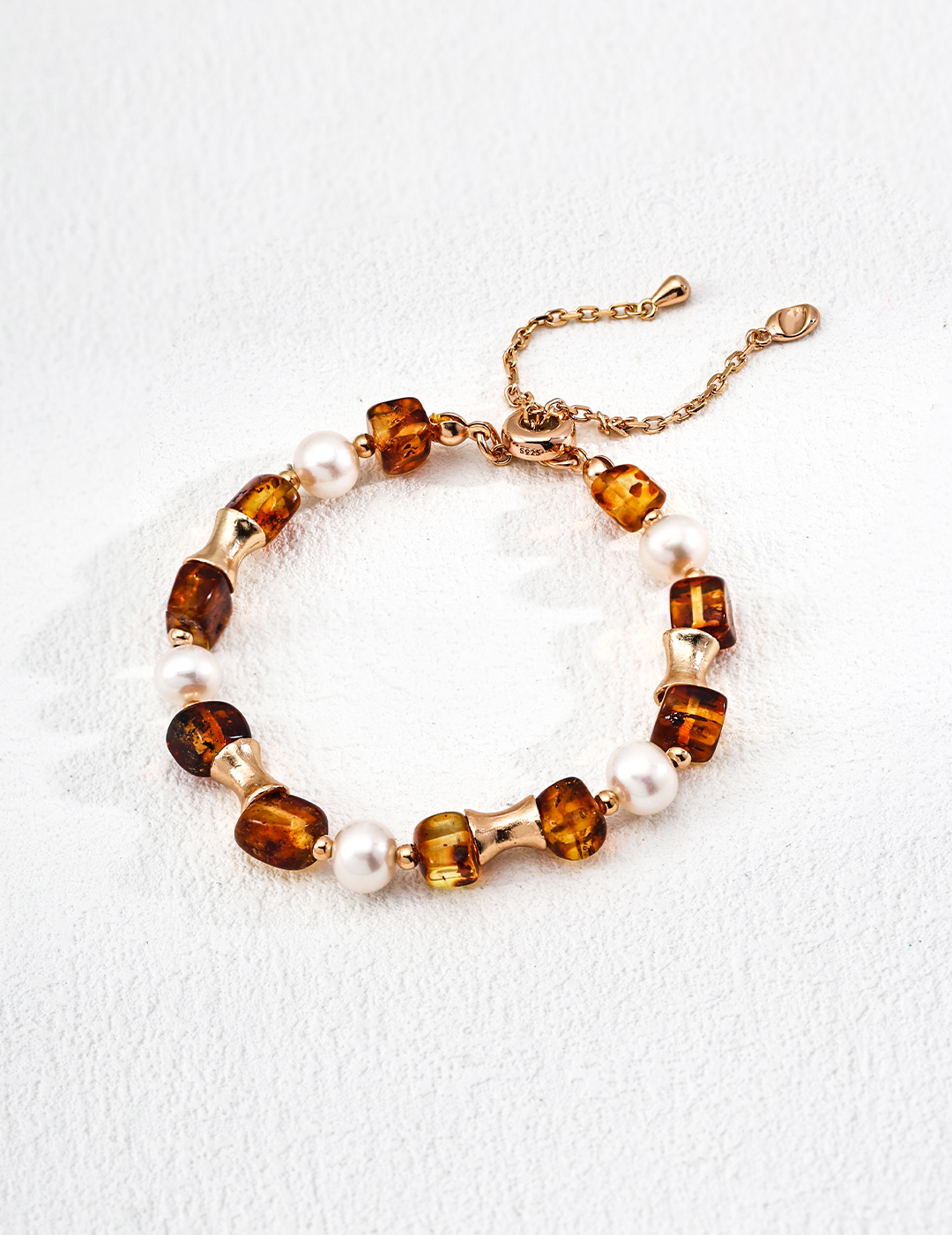 18K Gold Plated S925 Sterling Silver Fashion Vintage Natural Pearl and Flower Amber Bracelet
