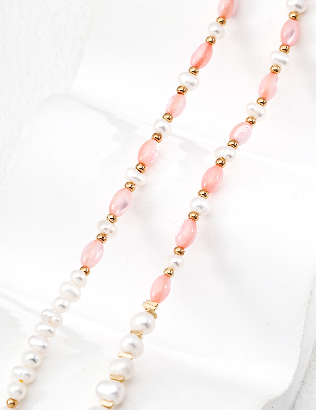 18K Gold Plated S925 Sterling Silver Simple and Fresh Natural Pearl and Pink Mother-of-Pearl Necklace