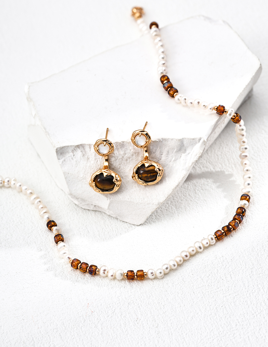 18K 925 Sterling Silver Vintage, Exquisite, Stylish Natural Pearl and Glass Bead Necklace