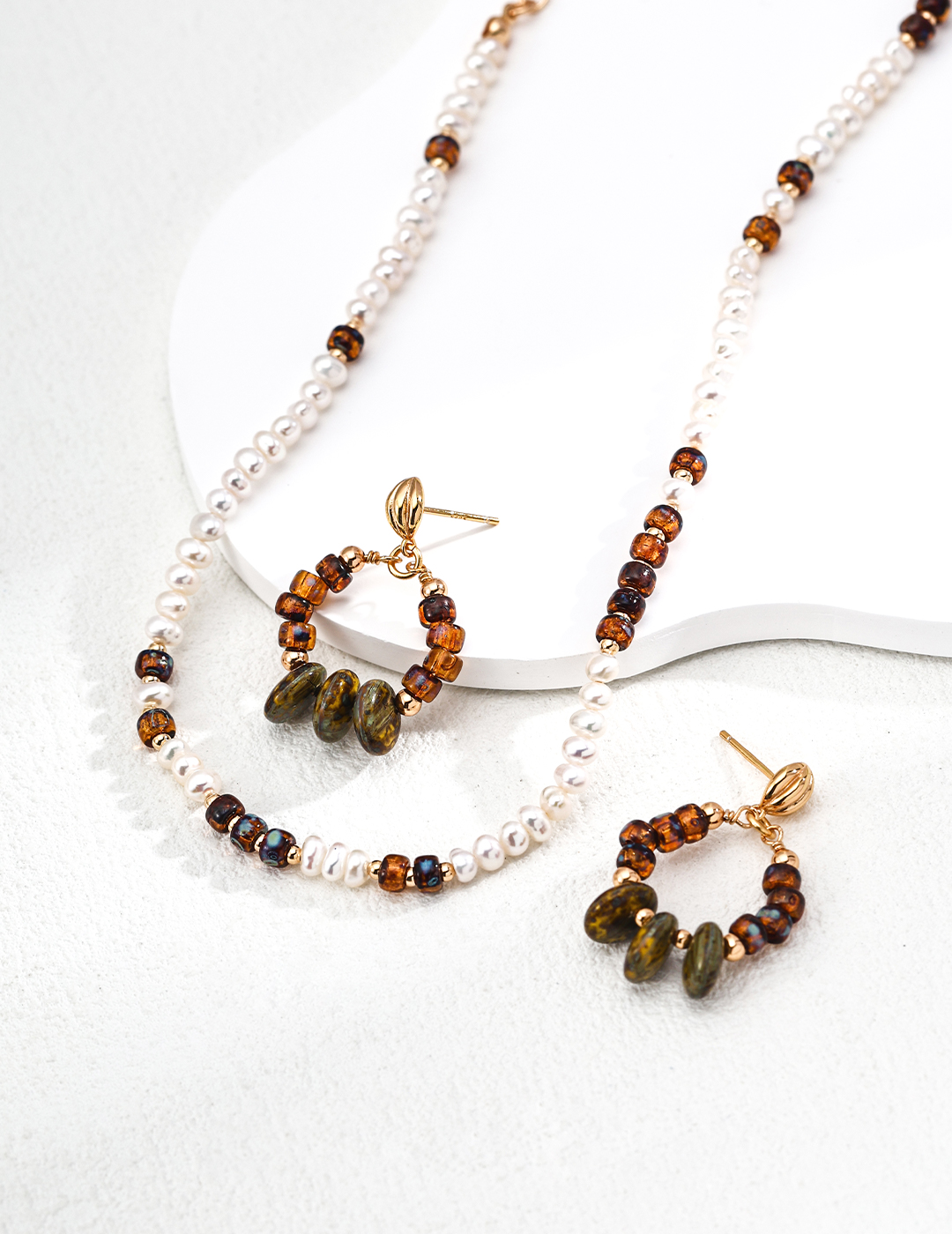 18K 925 Sterling Silver Vintage, Exquisite, Stylish Natural Pearl and Glass Bead Necklace